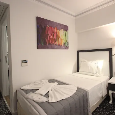 Skalion Hotel 4*