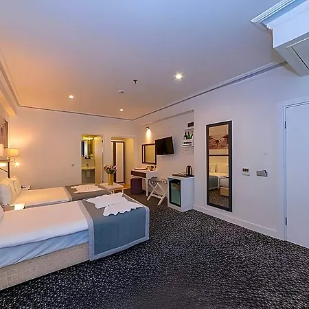 Skalion Hotel 4*